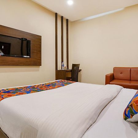 Fabhotel Vertigo Suites - Nr Bkc Мумбай Екстериор снимка