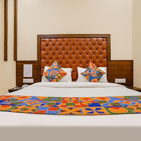 Fabhotel Vertigo Suites - Nr Bkc Мумбай Екстериор снимка