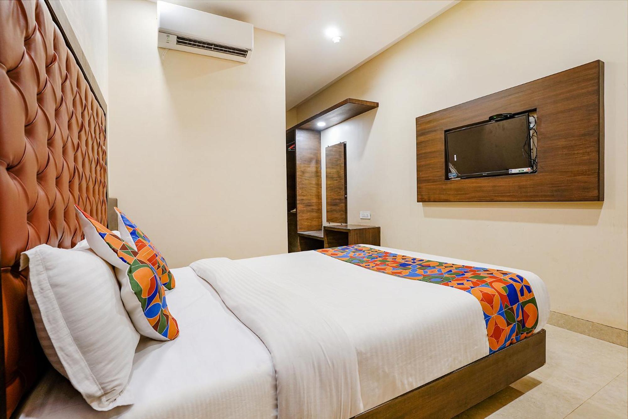 Fabhotel Vertigo Suites - Nr Bkc Мумбай Екстериор снимка