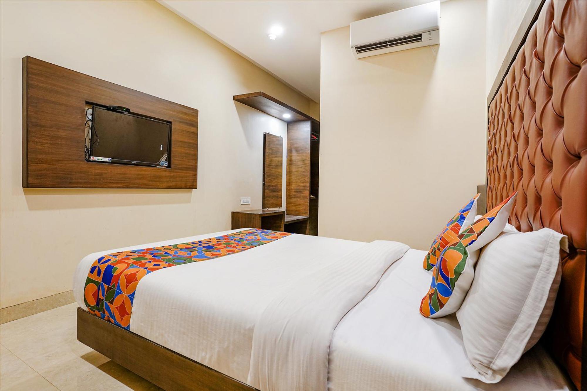 Fabhotel Vertigo Suites - Nr Bkc Мумбай Екстериор снимка