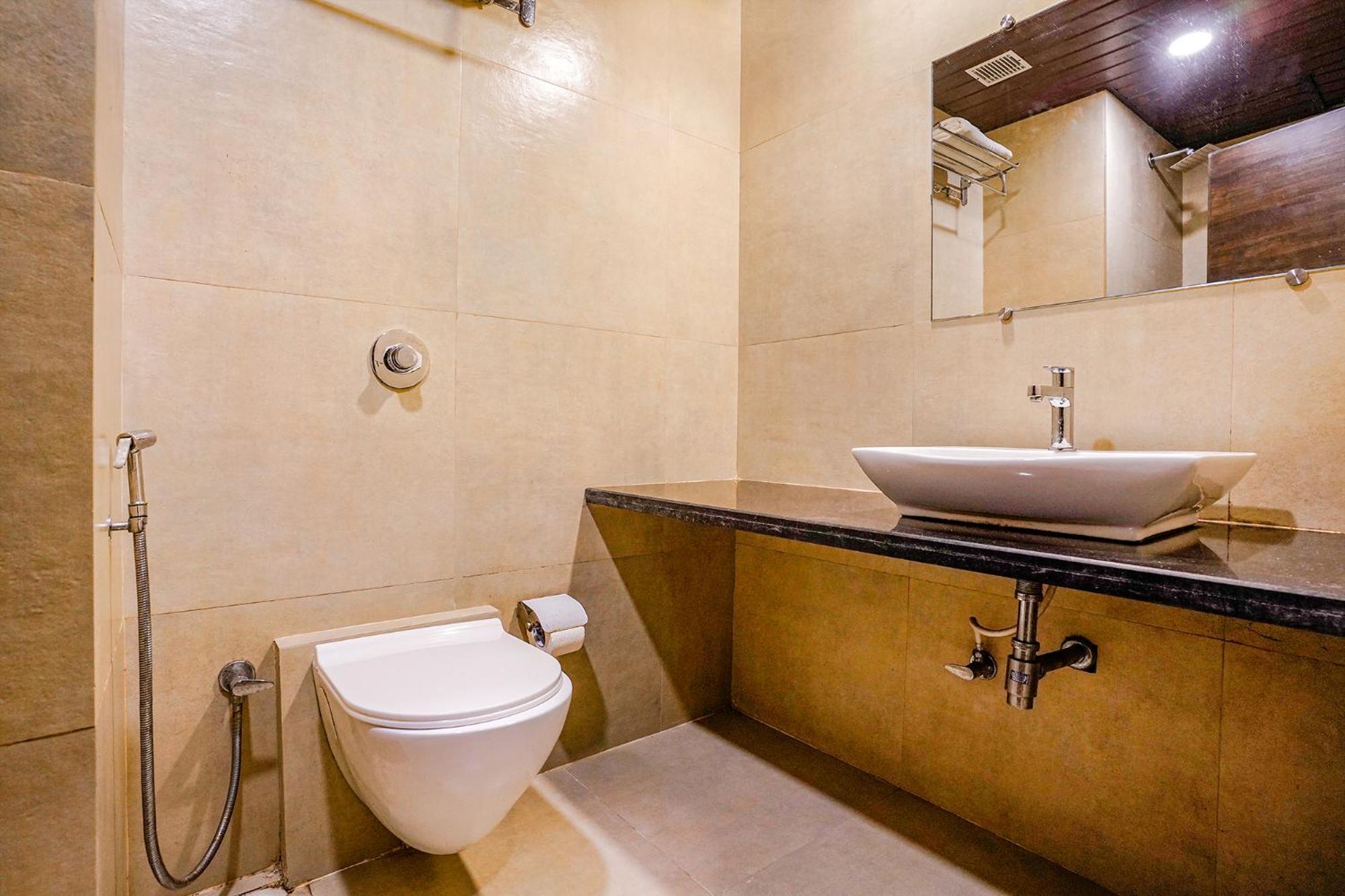 Fabhotel Vertigo Suites - Nr Bkc Мумбай Екстериор снимка