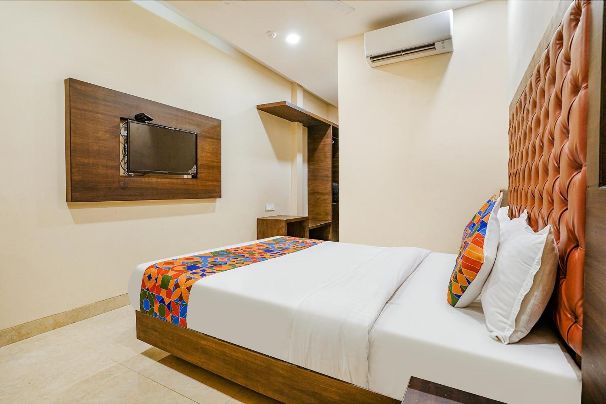 Fabhotel Vertigo Suites - Nr Bkc Мумбай Екстериор снимка