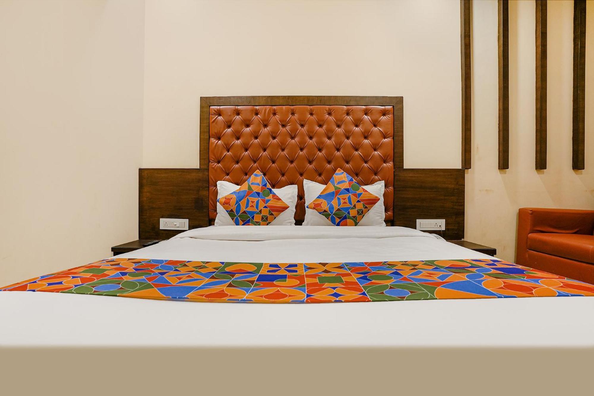 Fabhotel Vertigo Suites - Nr Bkc Мумбай Екстериор снимка