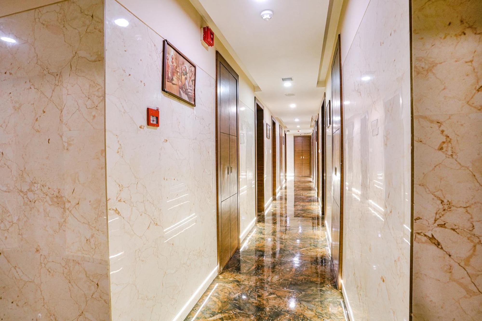Fabhotel Vertigo Suites - Nr Bkc Мумбай Екстериор снимка