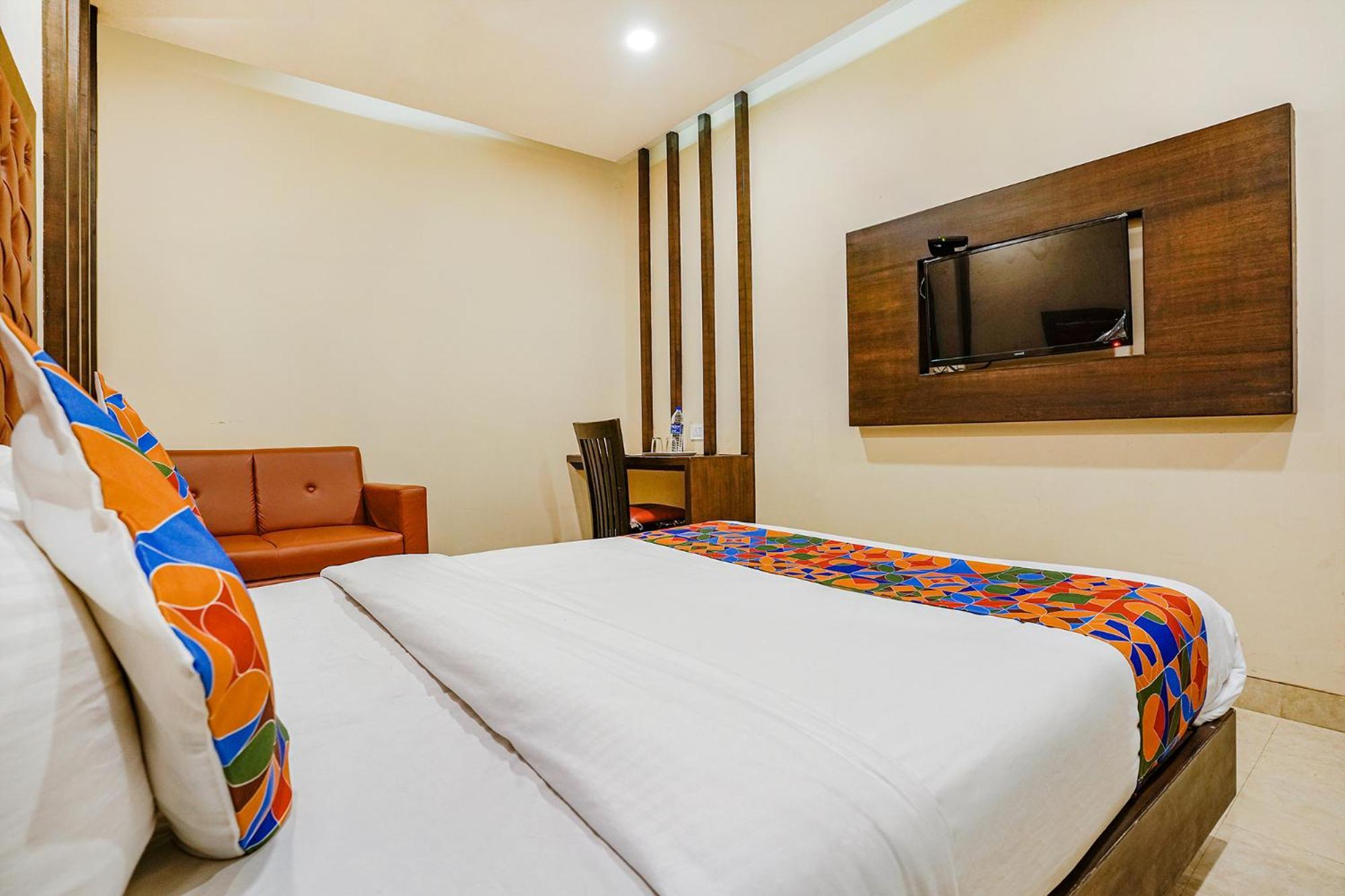 Fabhotel Vertigo Suites - Nr Bkc Мумбай Екстериор снимка